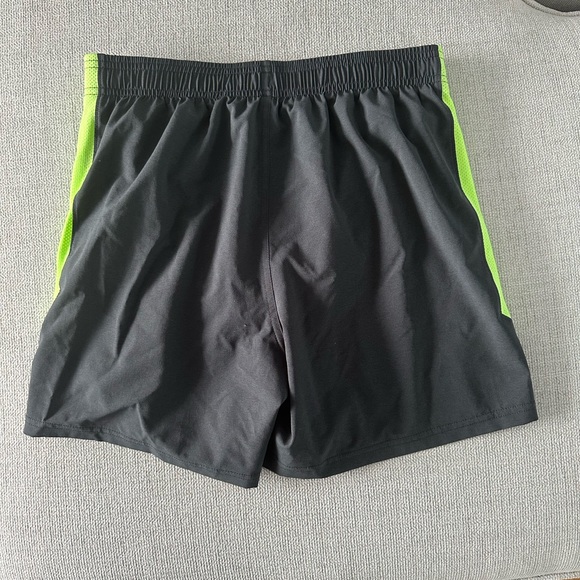 Men’s Under Armour fitted Heat Gear shorts. Dark Gray & Lime Green. Size Medium - Picture 2 of 6